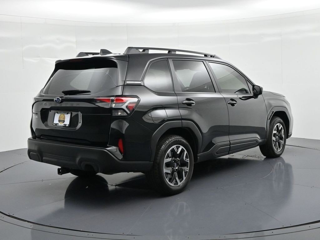Used 2025 Crystal Black Silica Subaru Premium image 6