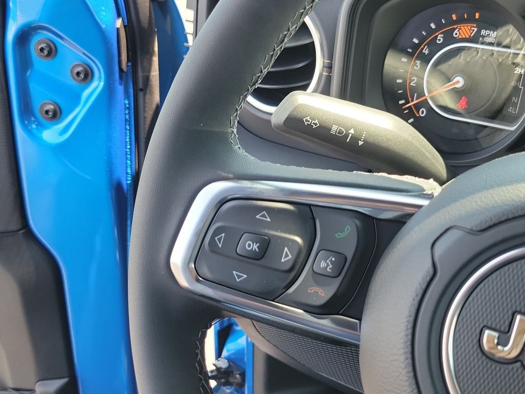 New 2026 Hydro Blue Pearl-Coat Exterior Paint Jeep Sahara image 22