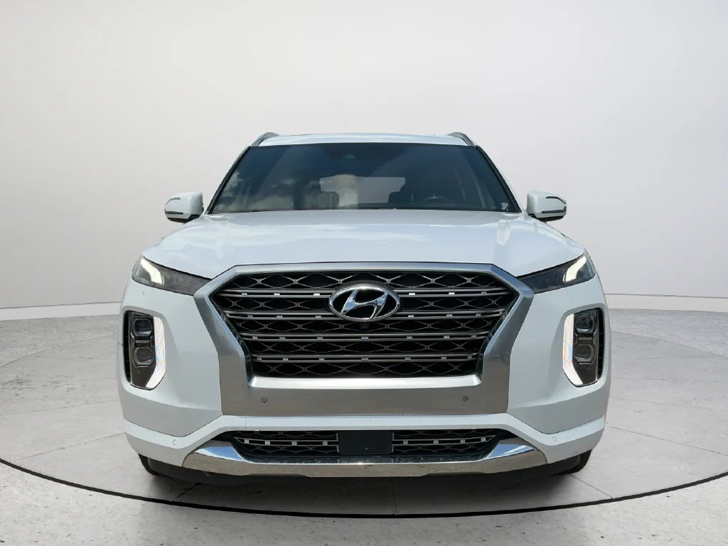 Used 2020 White Hyundai Limited image 2
