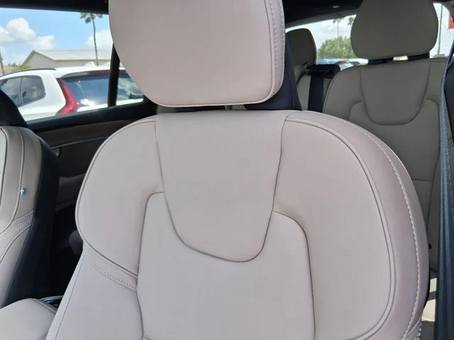 New 2026 Aurora Silver Volvo Plus image 19