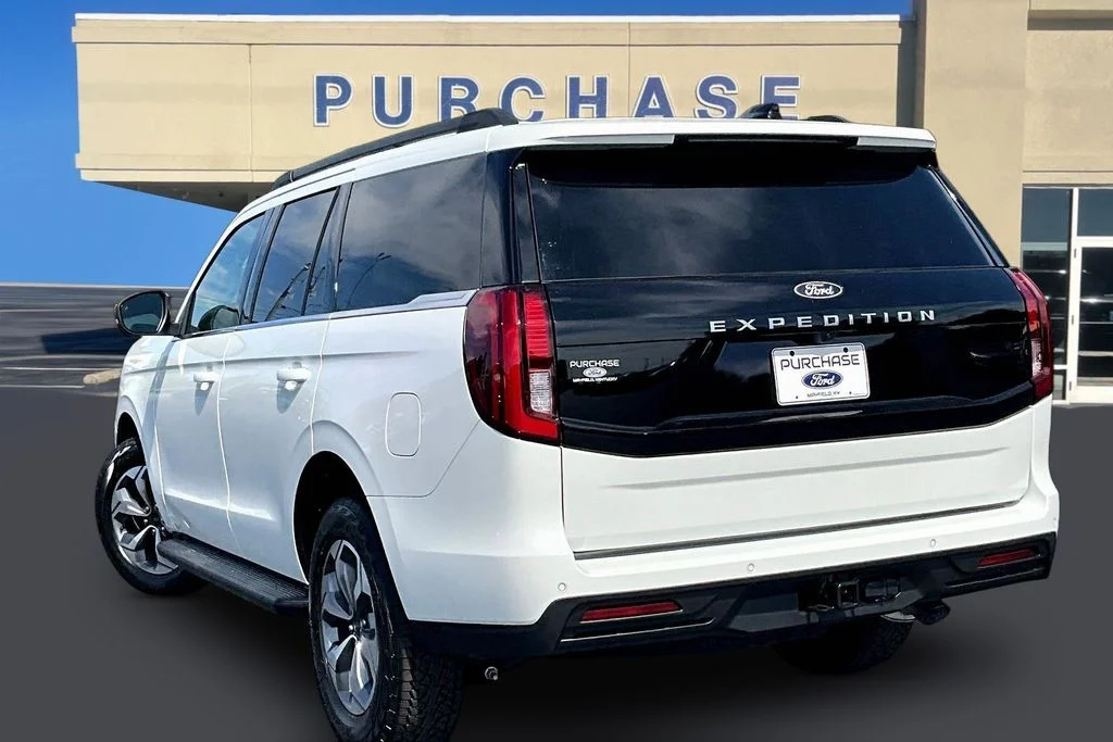 New 2027 Star White Metallic Tri-Coat Ford Active image 3