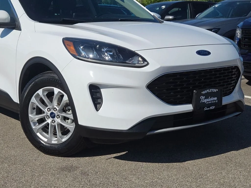 Used 2020 White Ford SE image 2