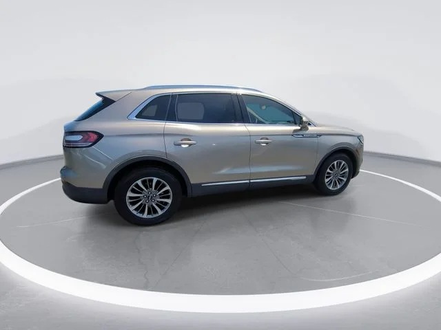Used 2019 Brown Lincoln Select image 8