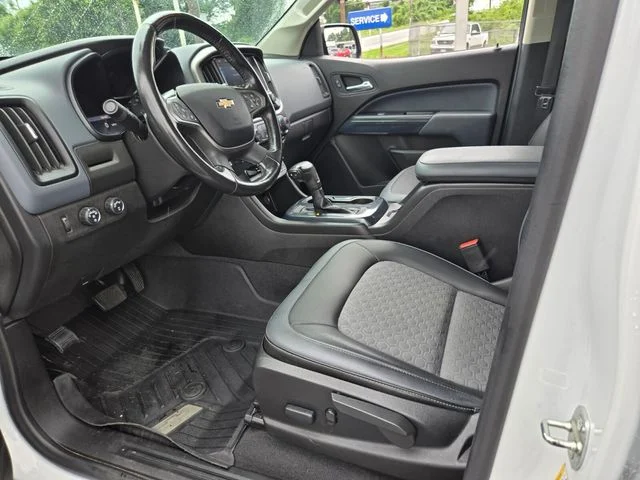 Used 2019 White Chevrolet Z71 image 11