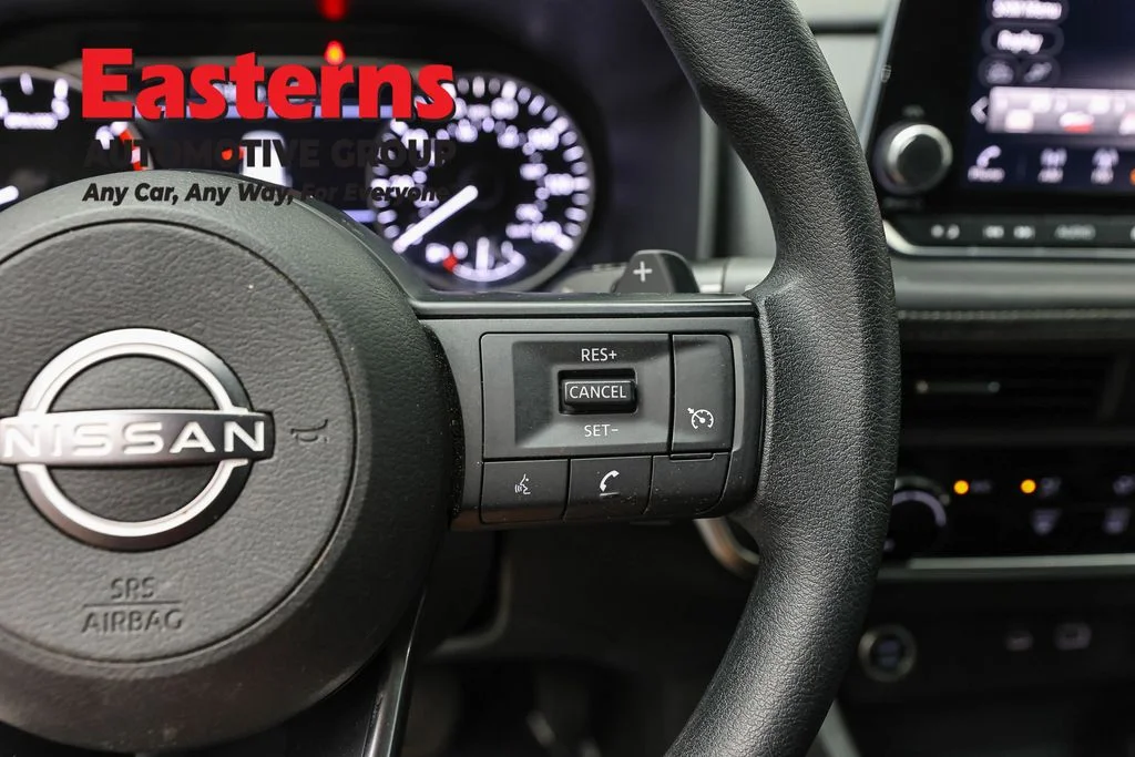 Used 2023 Blue Nissan S image 16