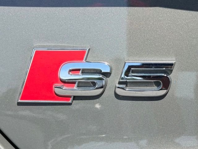 Used 2023 Gray Audi Premium Plus image 9
