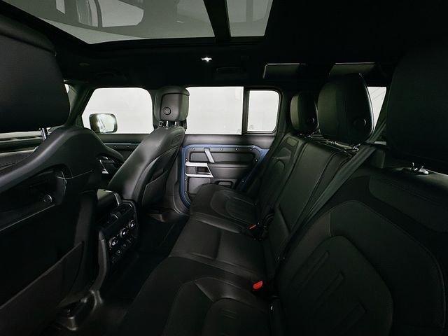 Used 2022  Land Rover X-Dynamic HSE image 25