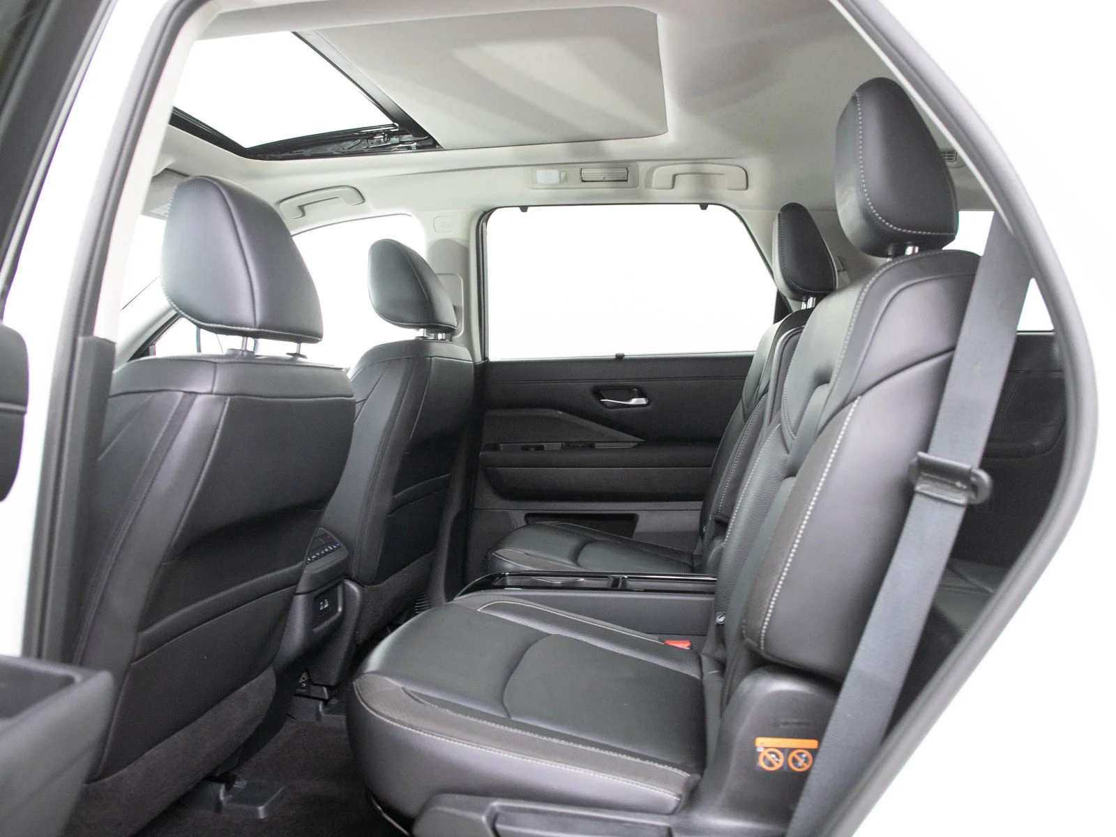 Used 2023 Pearl White Tricoat Nissan SL image 16