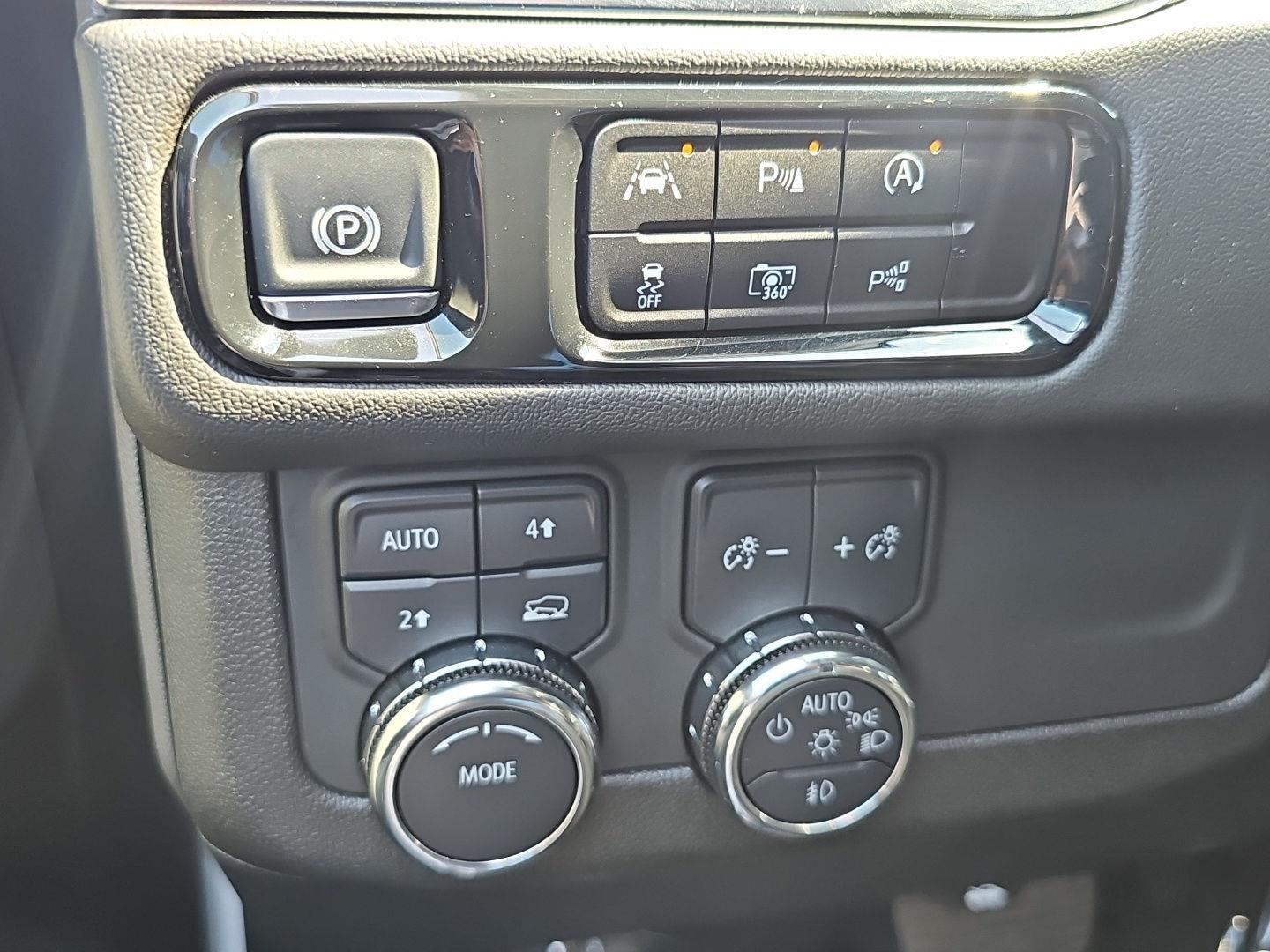 Used 2025 Summit White GMC Denali image 23