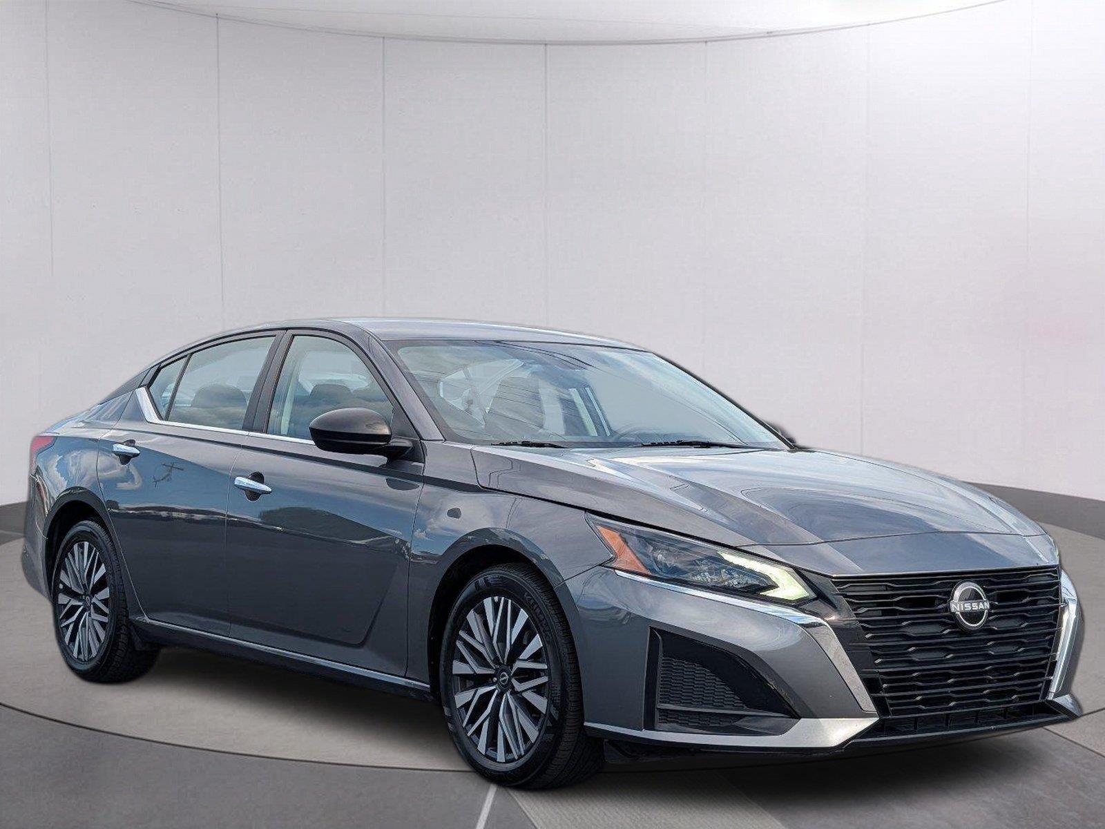 2025 Nissan Altima SV - Photo 7
