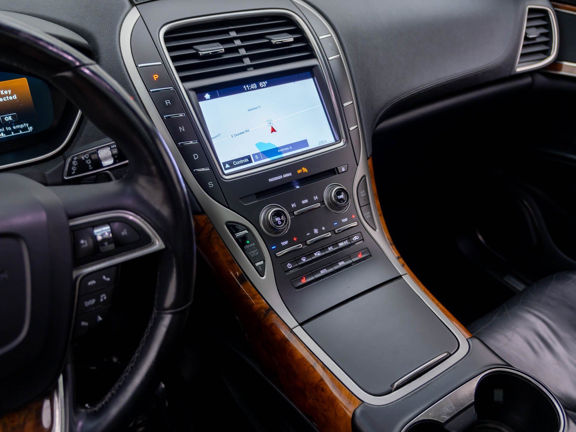 Used 2019 Black Lincoln Select image 12