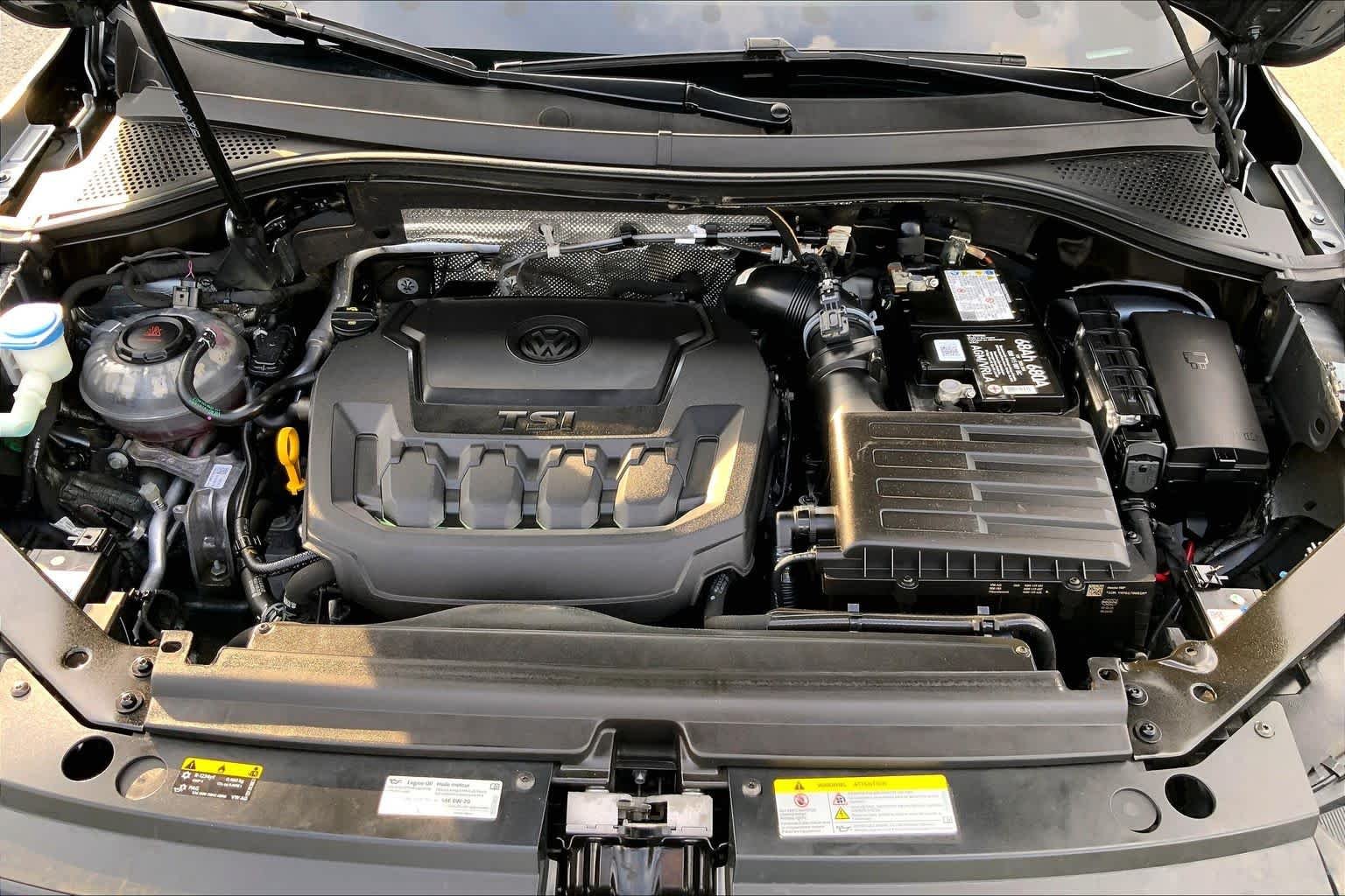 Used 2023 Platinum Gray Metallic Volkswagen SEL R-Line image 32