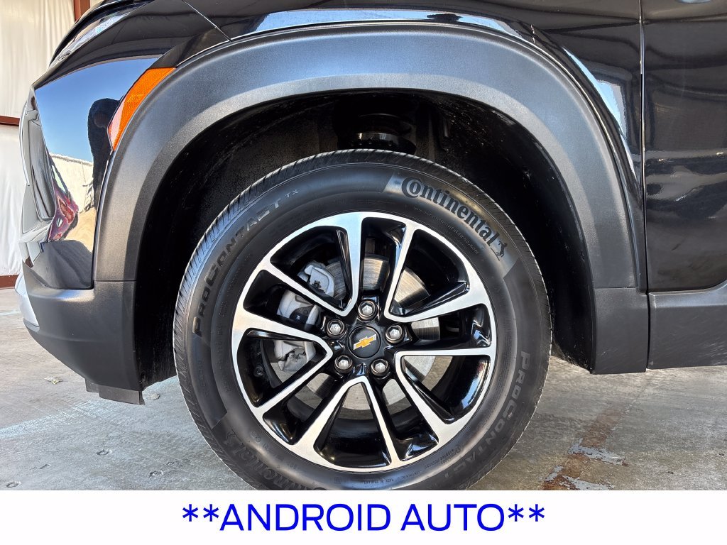 Certified Used 2025 Mosaic Black Metallic Chevrolet LT image 13