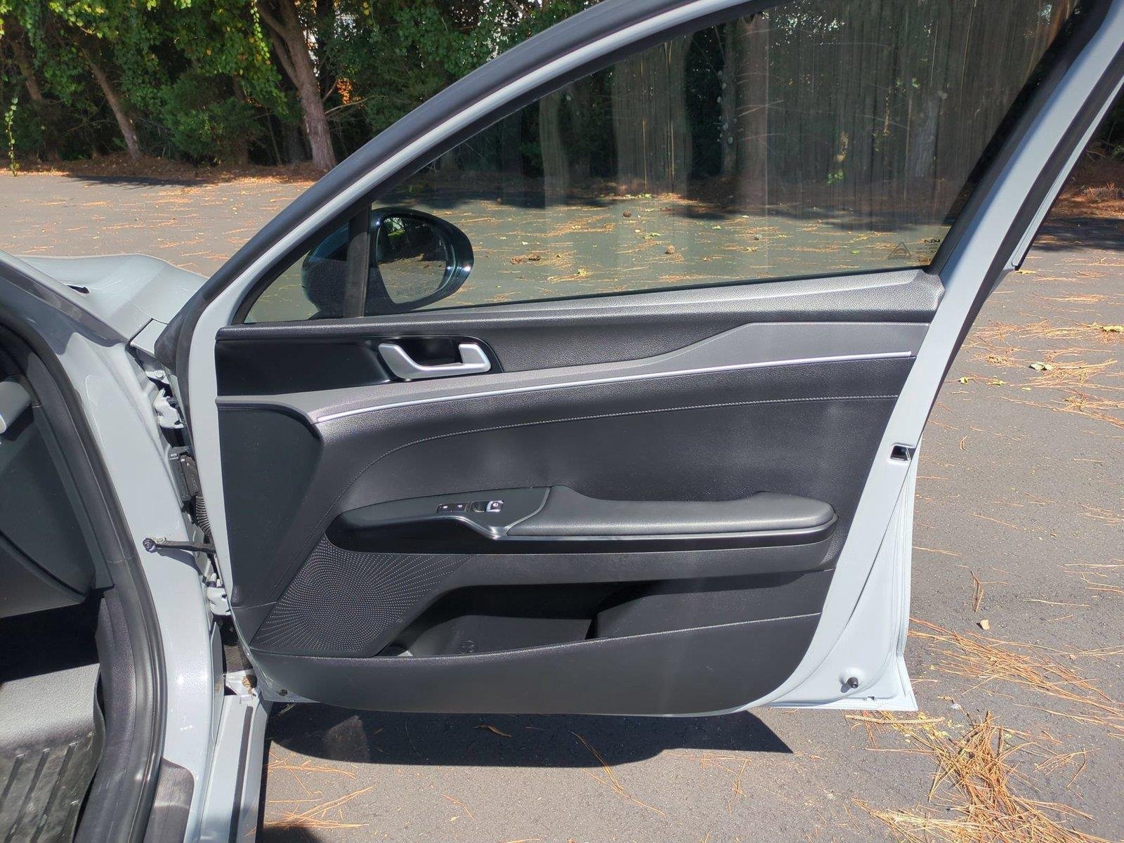 Used 2023 Wolf Gray Kia GT-Line image 37