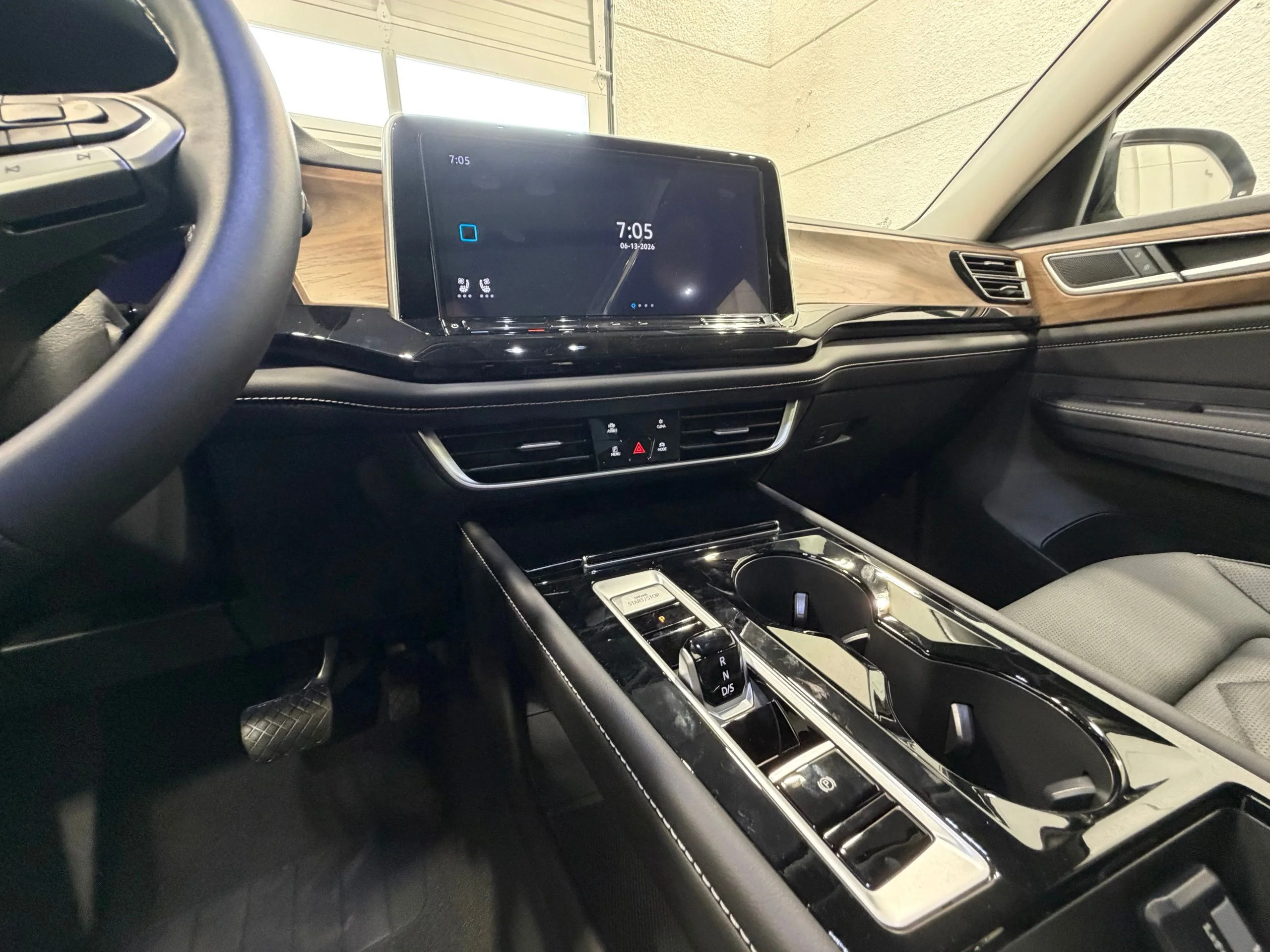 New 2026 Black Volkswagen 2.0T SE w/Technology image 44