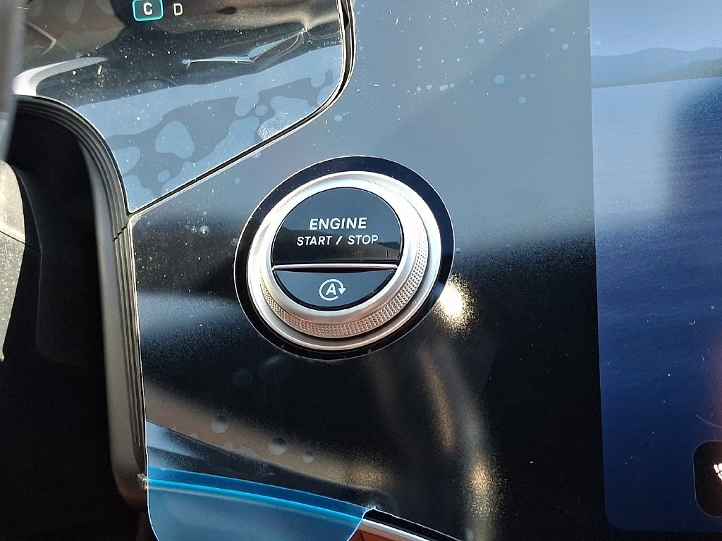 New 2027 MANUFAKTUR Moonlight White Metallic Mercedes-Benz S 580 image 18