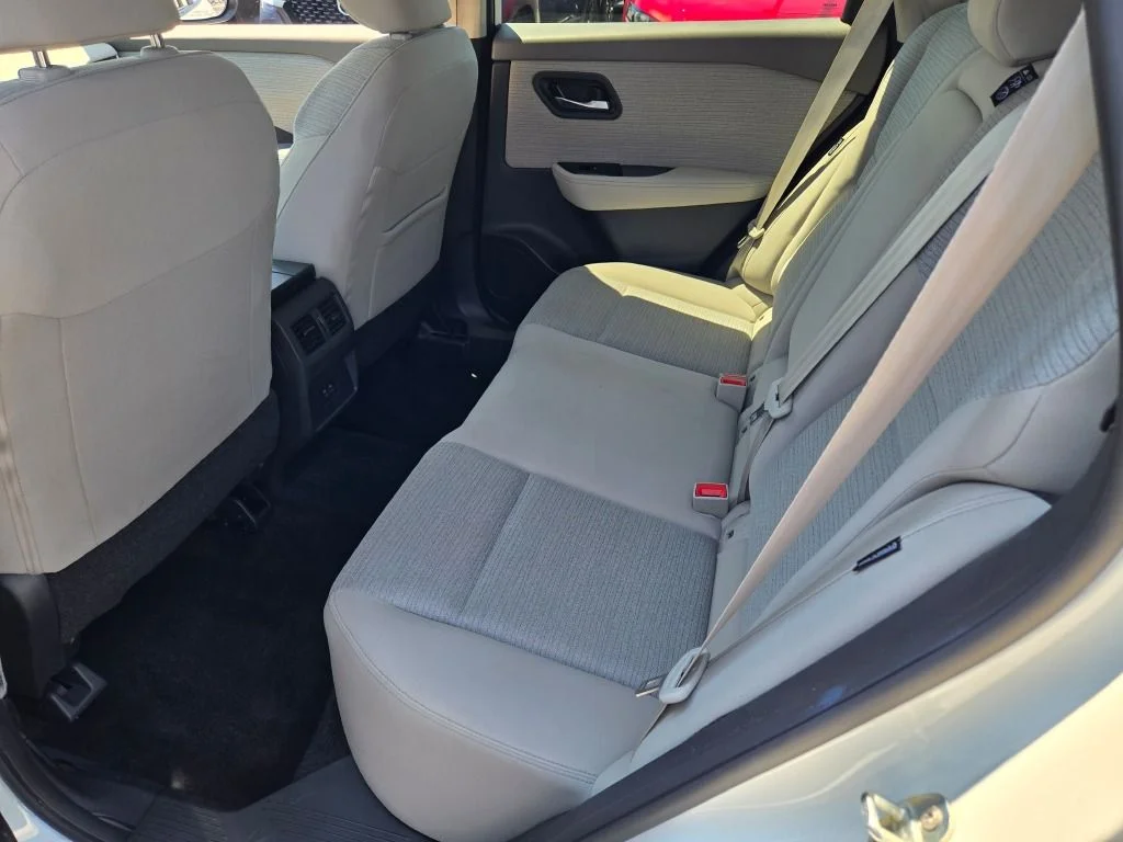 Used 2023 Pearl White Nissan SV image 15
