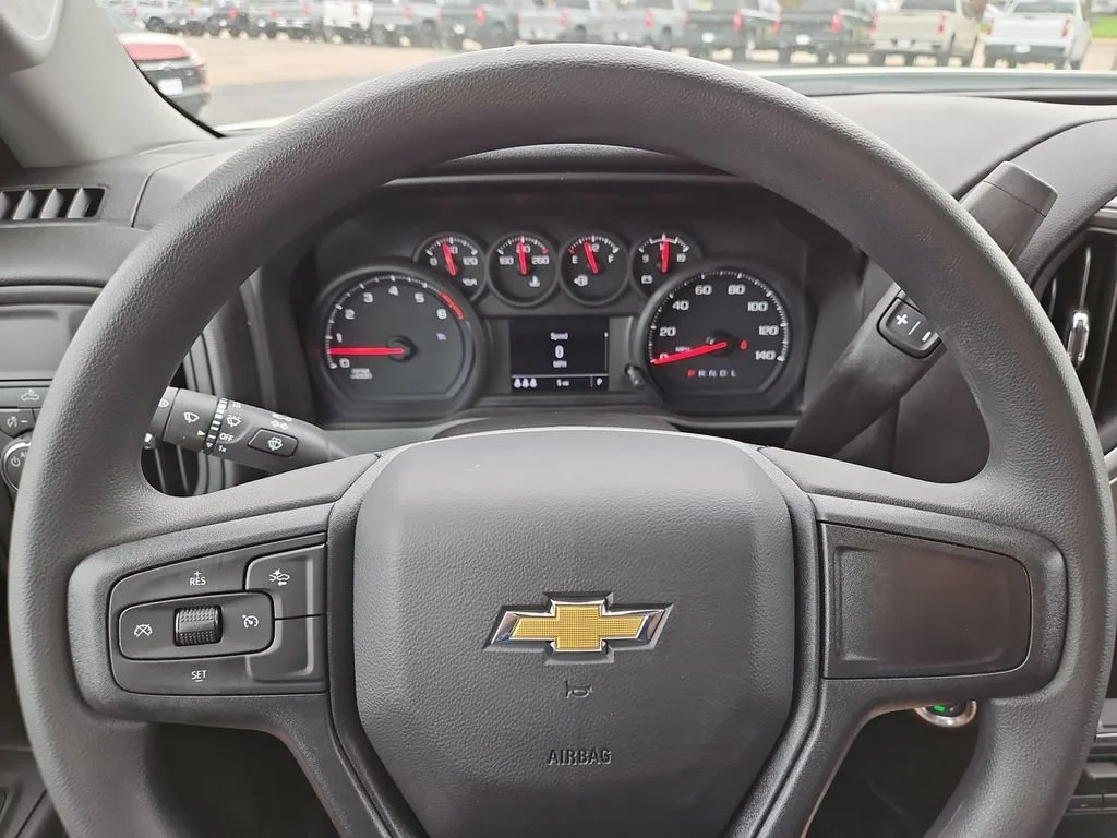 New 2026 Summit White Chevrolet WT image 3