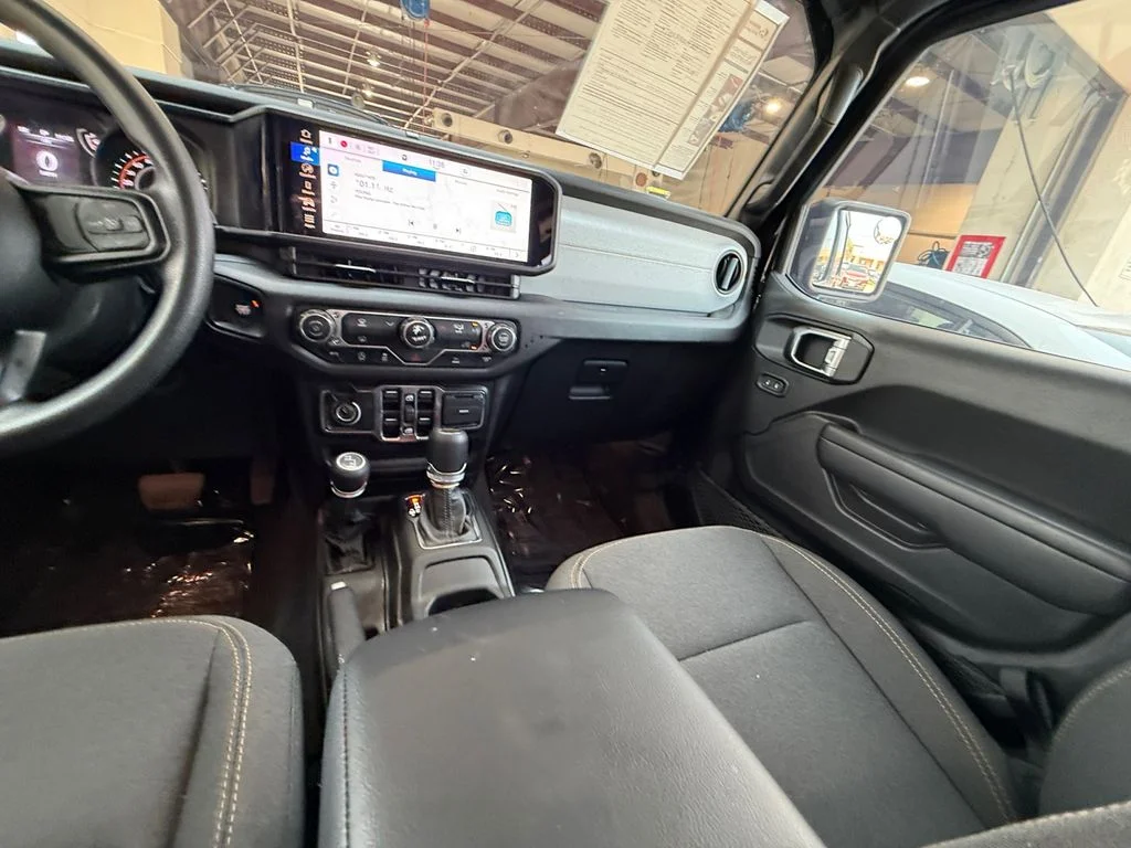Used 2025 Black Jeep Nighthawk image 15
