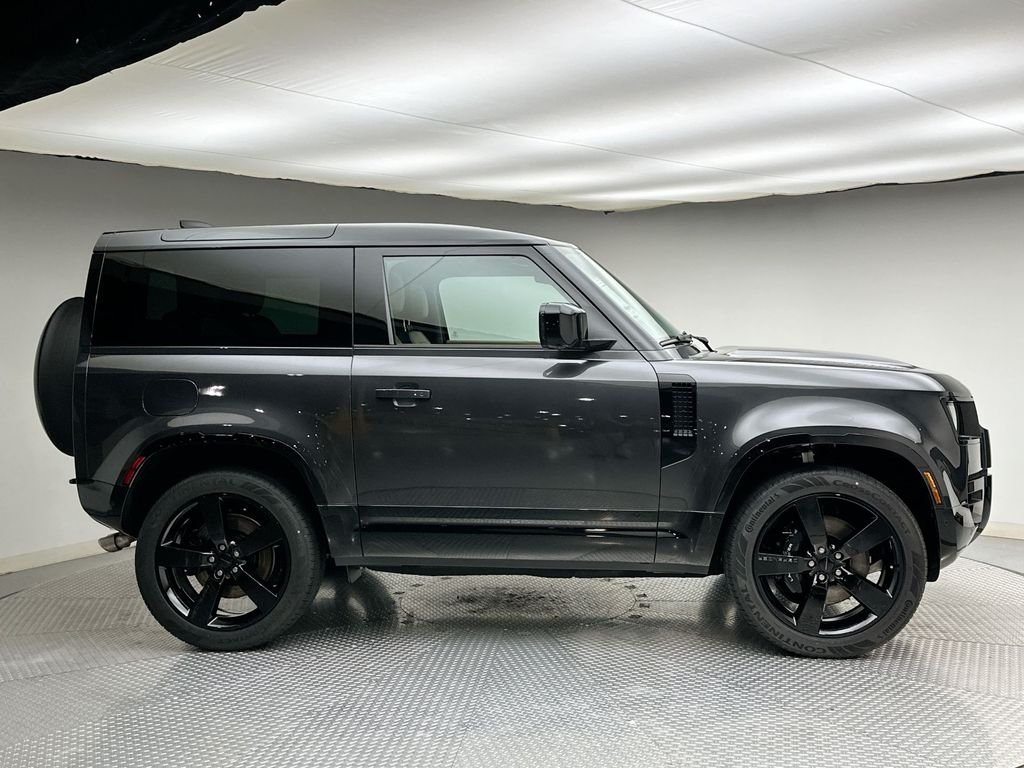New 2026 Carpathian Grey Prem Met Land Rover V8 image 4