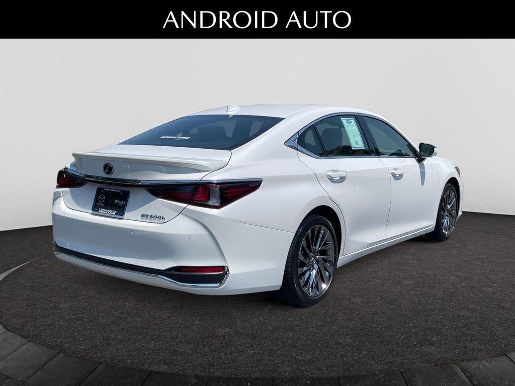 Used 2025 White Pearl Lexus 300h Ultra Luxury image 5