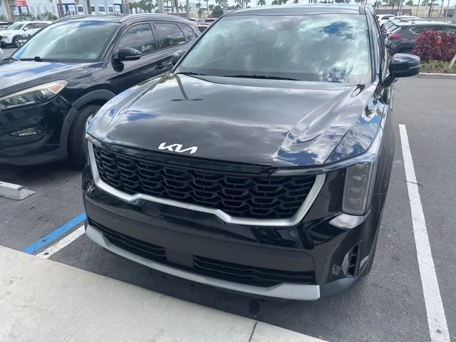 2024 Kia Sorento LX AT's photo