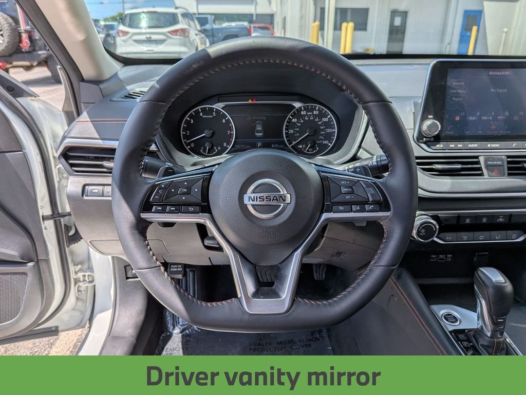 Used 2019 White Nissan 2.5 SR image 31