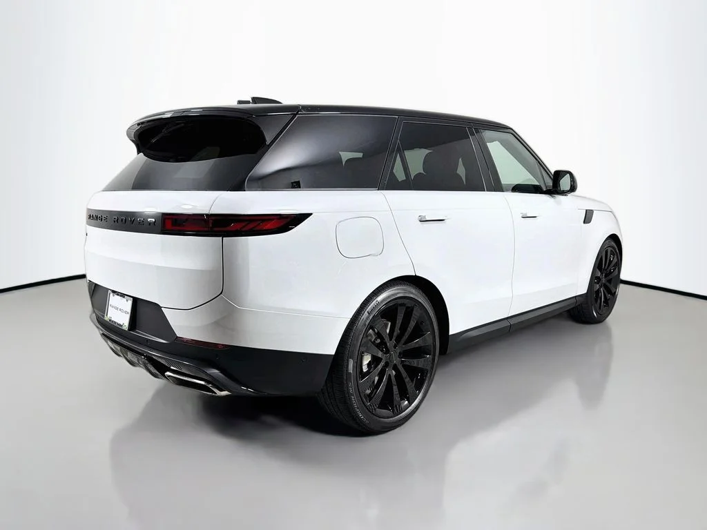 New 2026 Fuji White Land Rover SE image 5