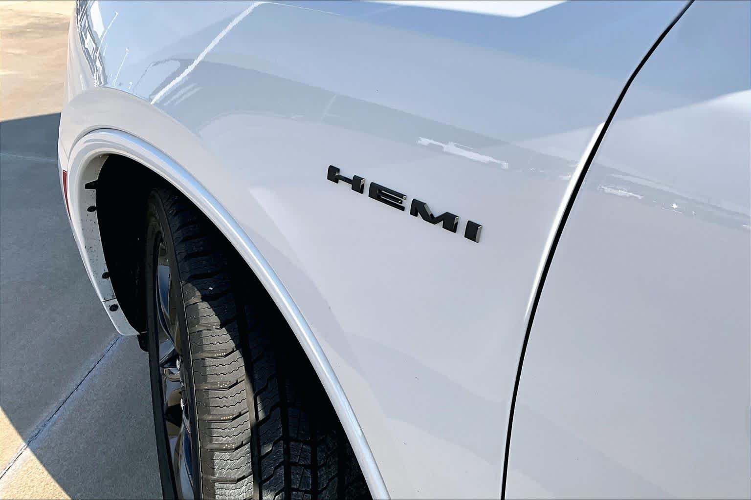 Used 2022 White Knuckle Clearcoat Dodge R/T image 31