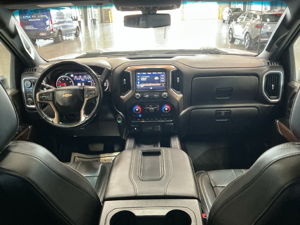 Used 2022 White Chevrolet High Country image 27