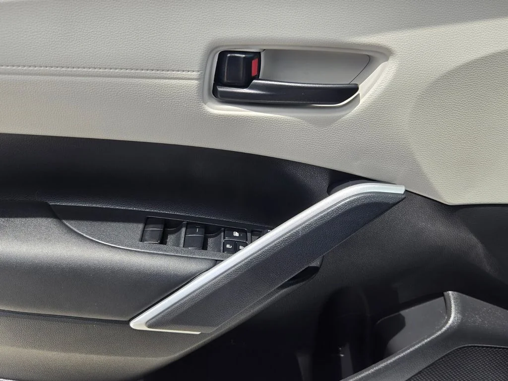 Used 2023 Silver Toyota L image 27