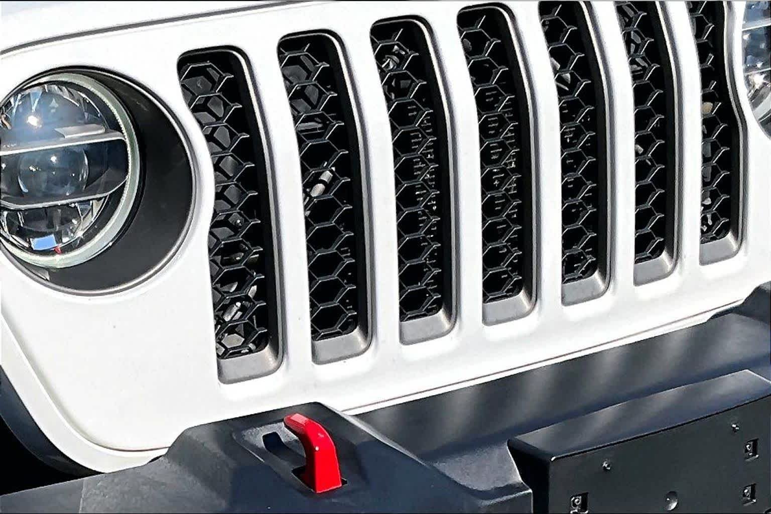 Used 2020 Bright White Clearcoat Jeep Rubicon image 30
