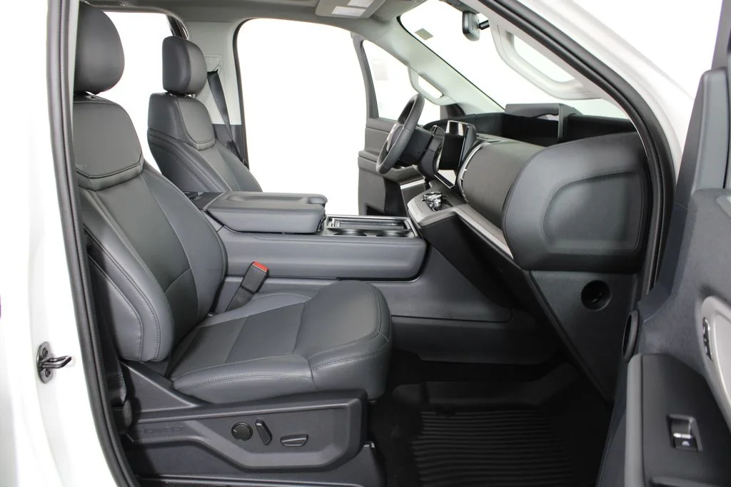 New 2026 Star White Metallic Tri-Coat Ford Active image 18