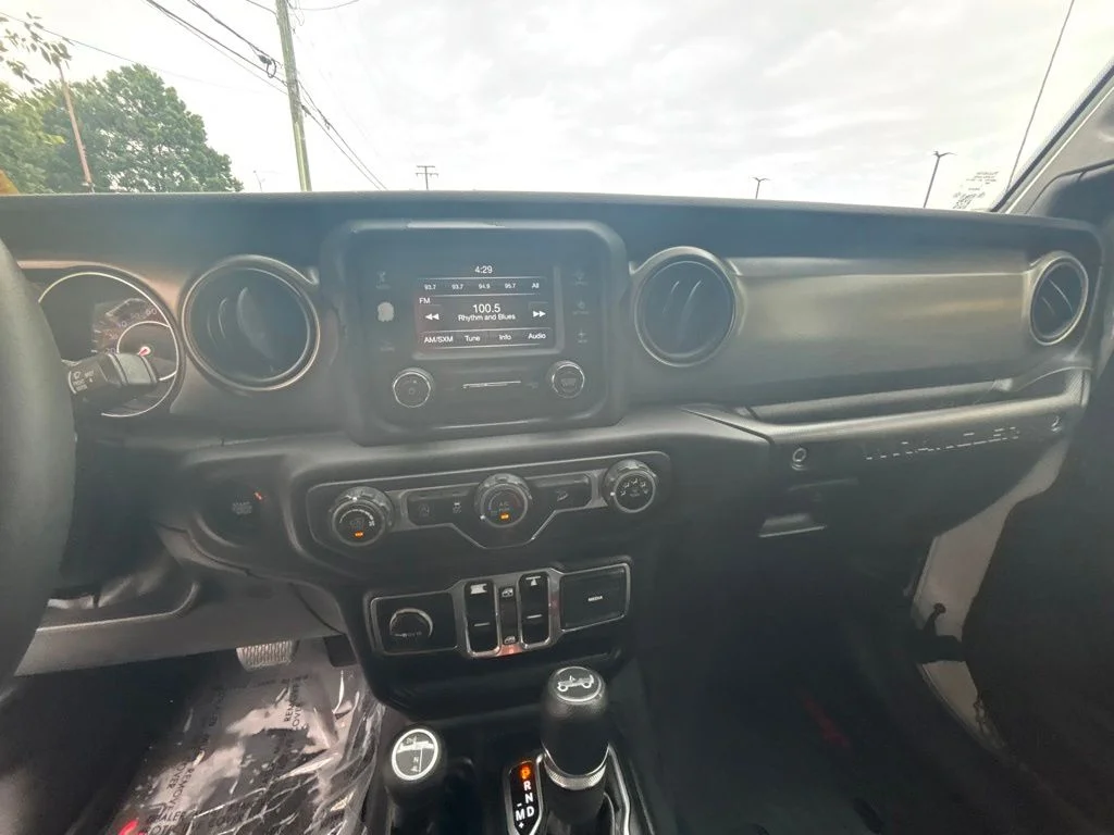 Used 2018 White Jeep Unlimited Sport S image 14