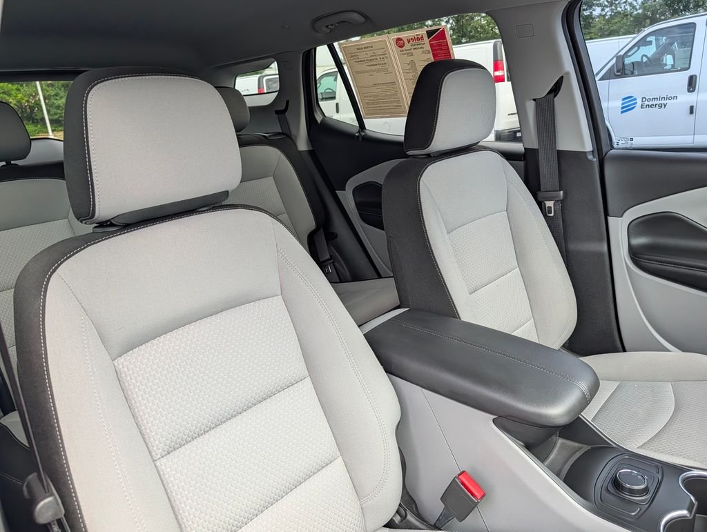 Used 2024 Silver GMC SLE image 14