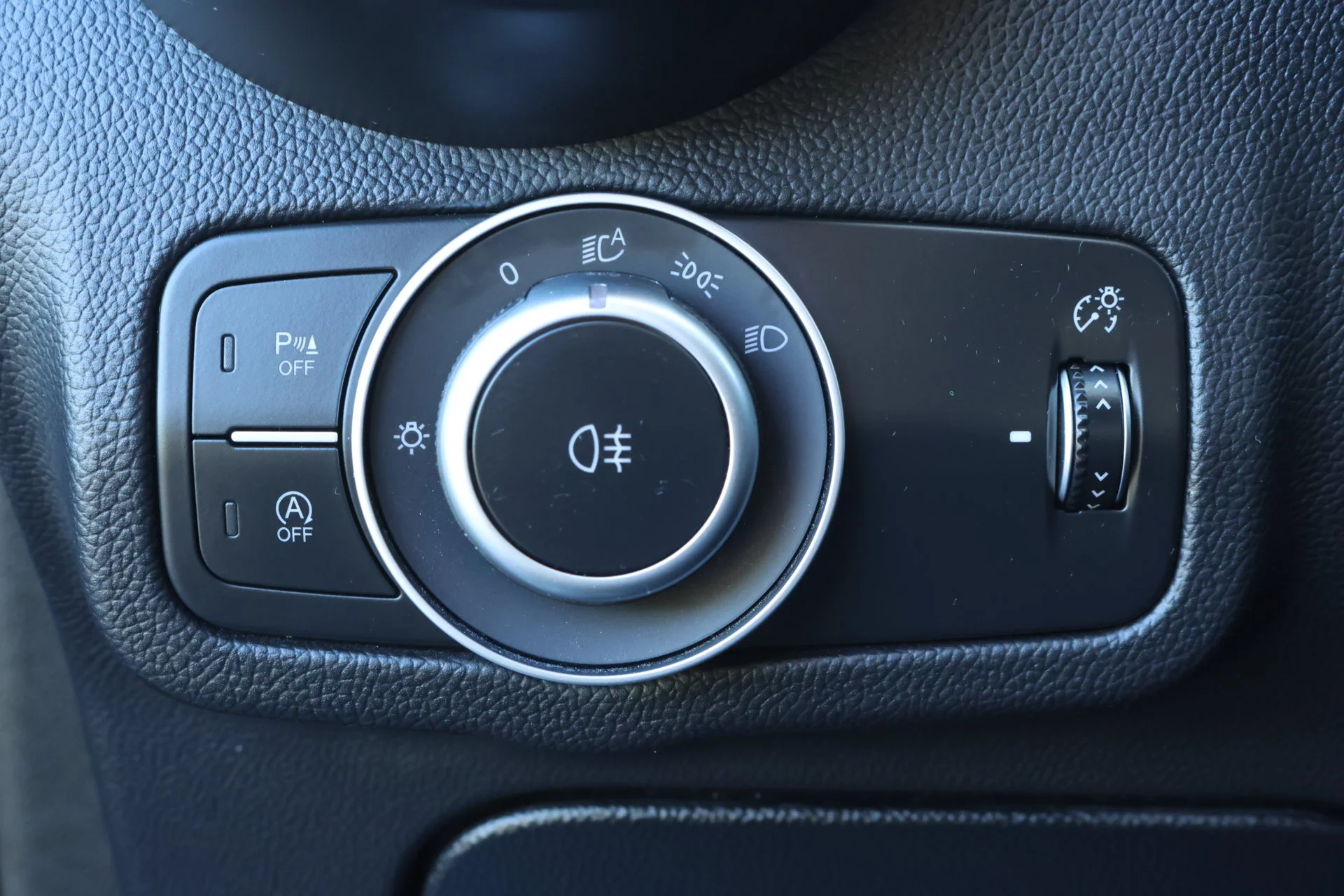 Used 2020 Gray Alfa Romeo Base image 17