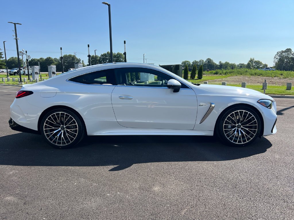 New 2026 MANUFAKTUR Moonlight White Metallic Mercedes-Benz AMG® CLE 53 4MATIC+ Coupe image 45