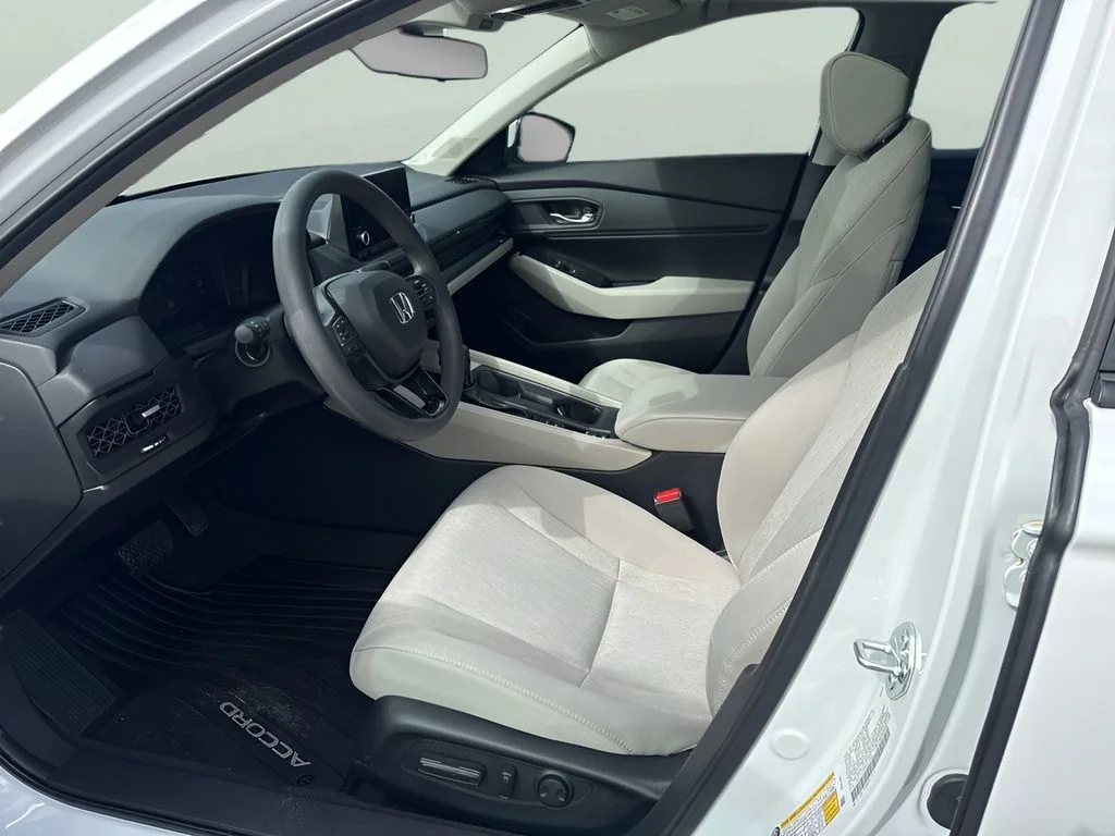 Used 2024 White Honda EX image 9