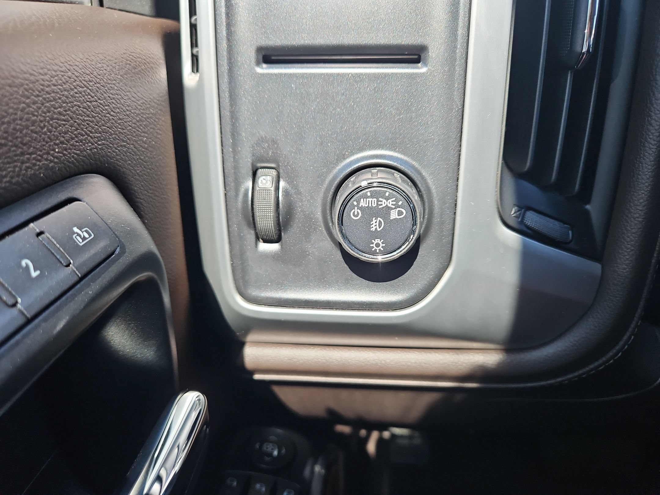 Used 2018 Red Quartz Tintcoat GMC SLT image 37