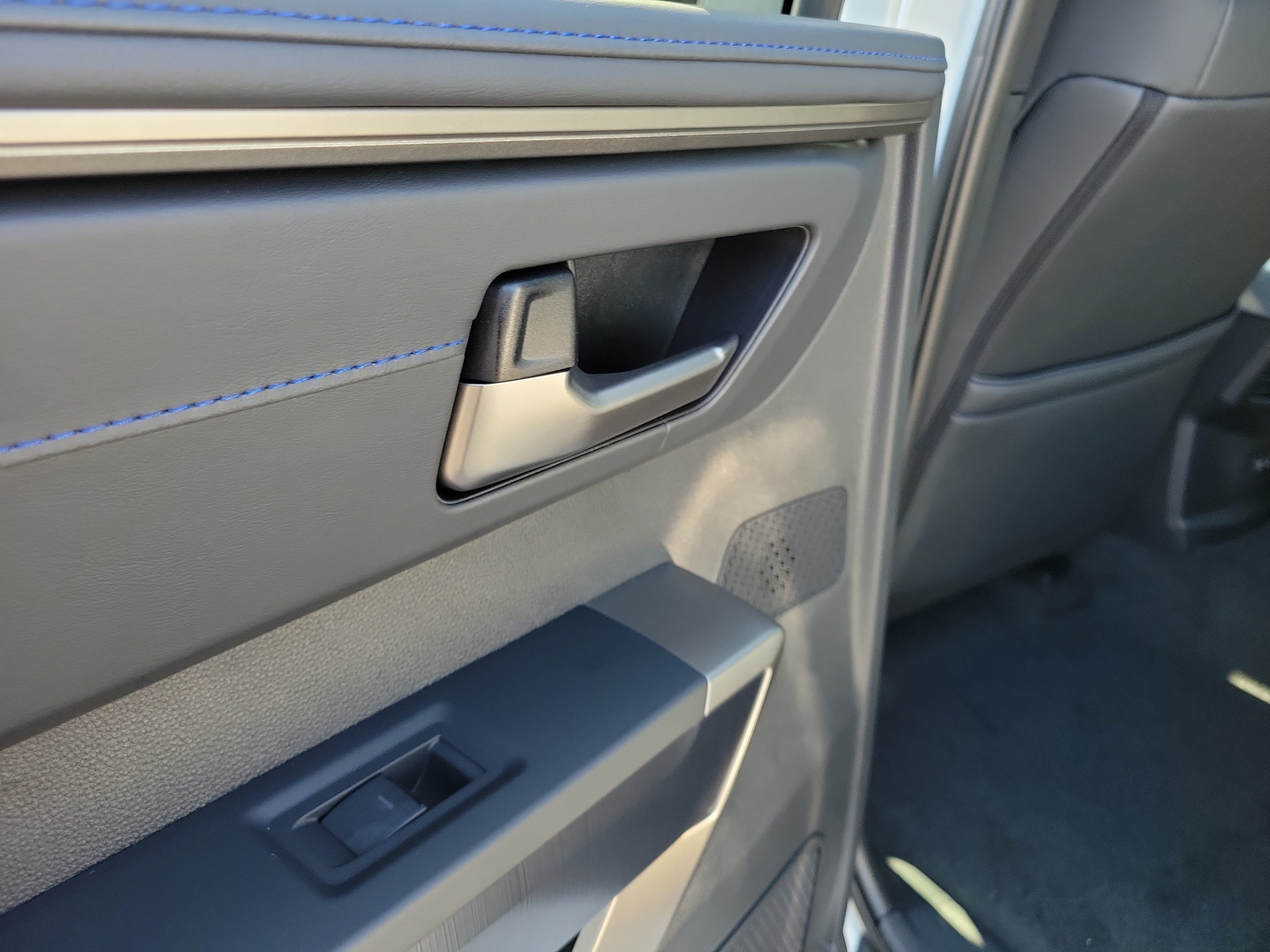 New 2026 Wind Chill Pearl <sup>1</sup> Toyota Tundra Platinum image 13