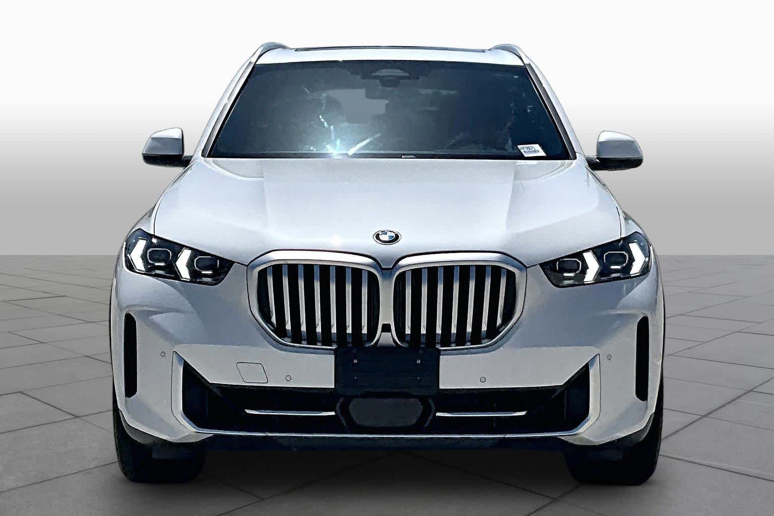 Used 2024 Mineral White Metallic BMW sDrive40i image 3