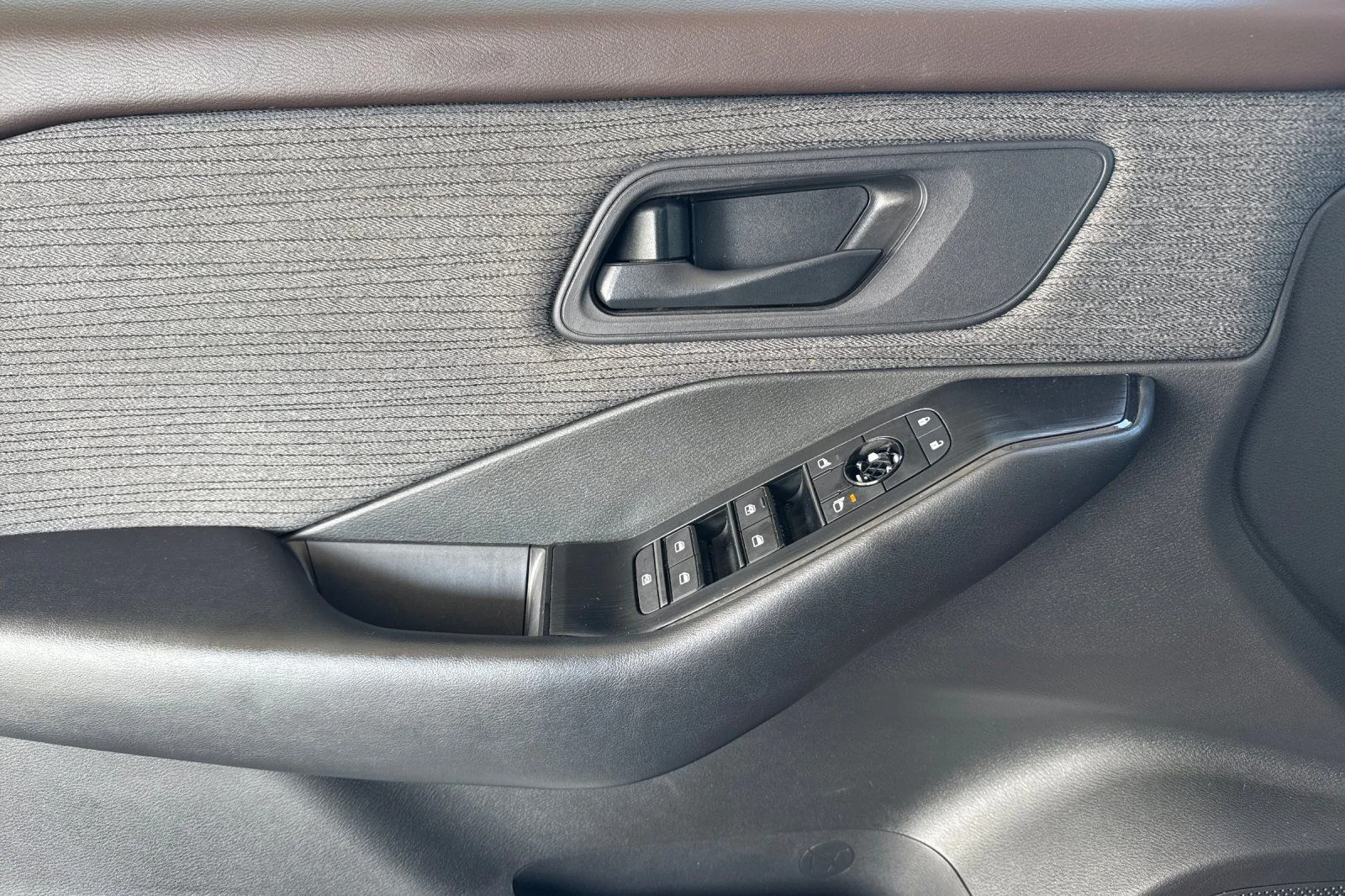 2023 Nissan Rogue S - Photo 14