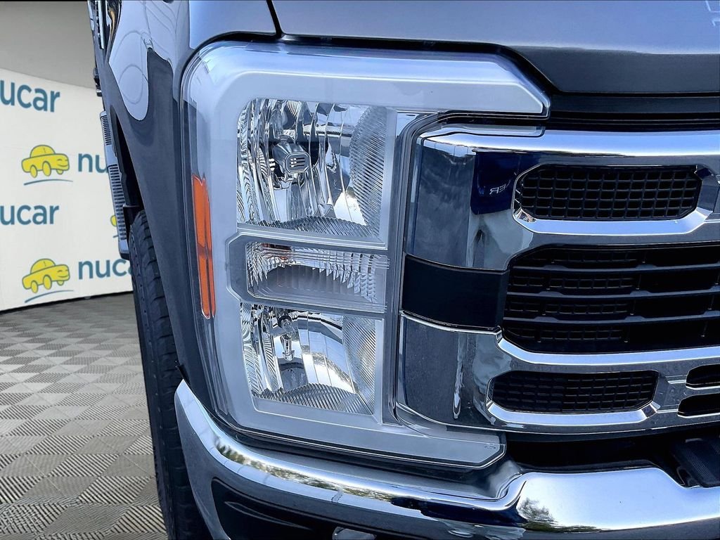 Used 2023 Carbonized Gray Metallic Ford XLT FX4 CrewCab image 31