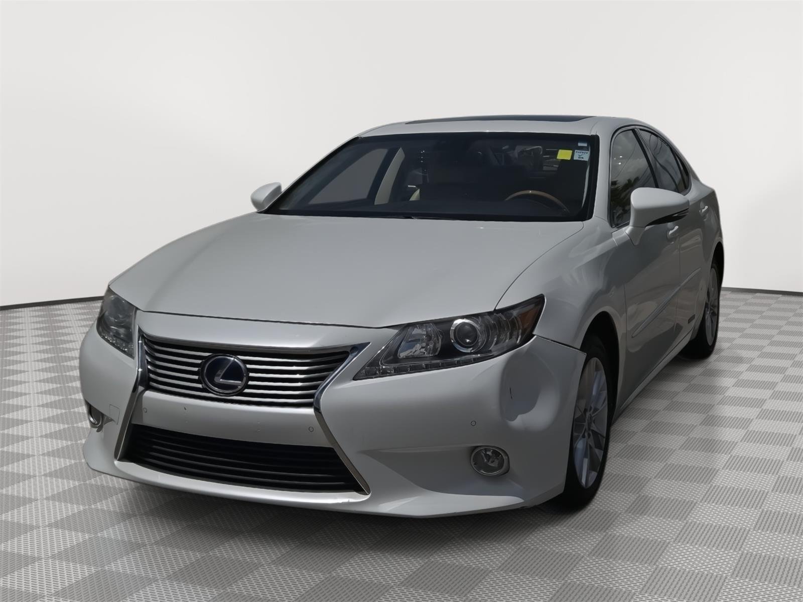 Used 2013 Starfire Pearl Lexus Hybrid image 5