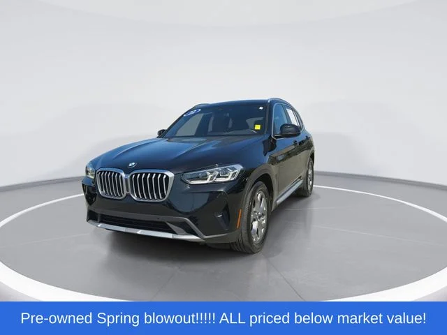 Used 2022 Black BMW sDrive30i image 3