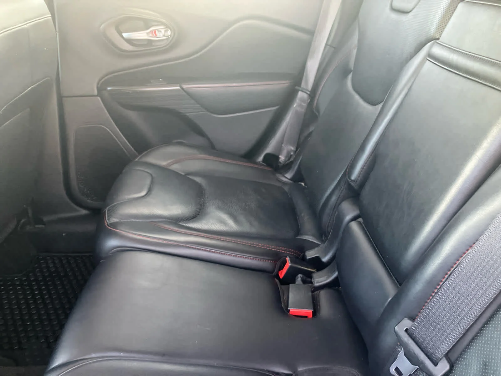 Used 2015 Granite Crystal Metallic Clearcoat Jeep Trailhawk image 30