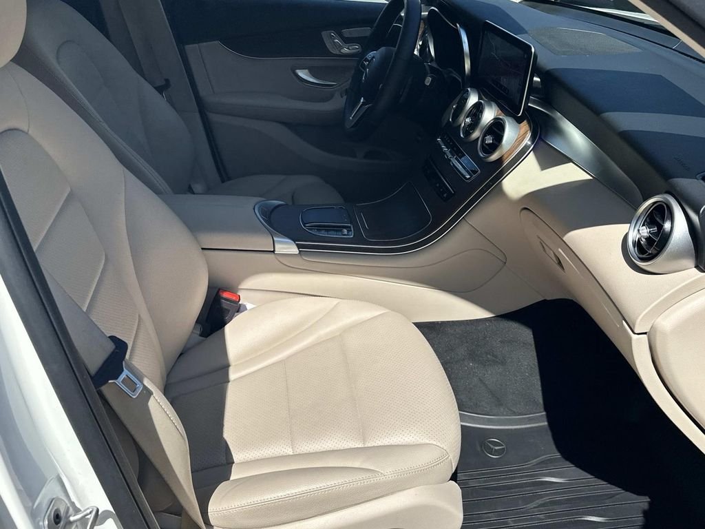 Certified Used 2022 Polar White Mercedes-Benz GLC 300 image 11