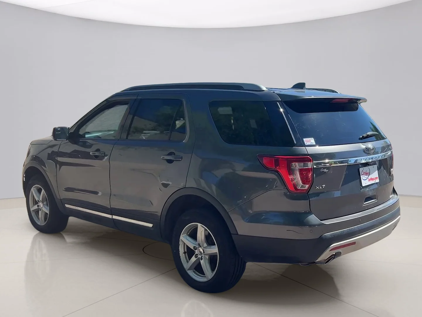 Used 2017 Gray Ford XLT image 4