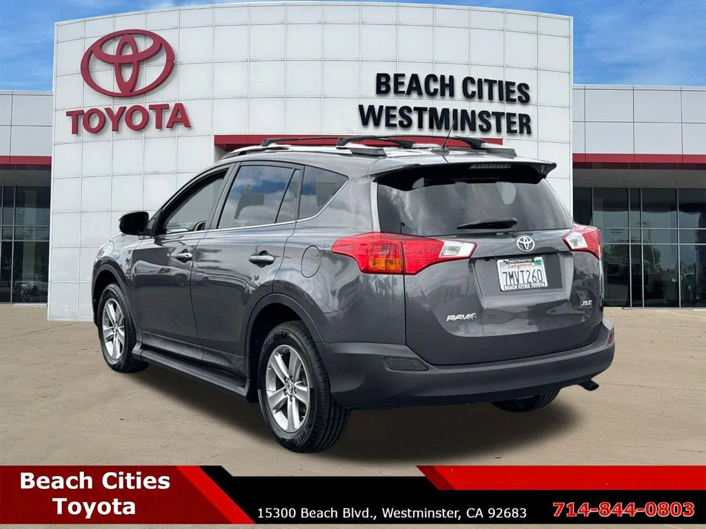 Used 2015 Gray Toyota XLE image 9