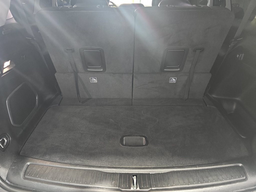 Used 2021 Gray Jeep Limited image 9